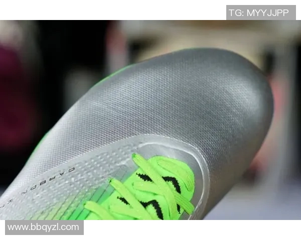 足球球星定制鞋的独特魅力与性能分析 让你也能体验专业级的舒适与风采 足球球星定制鞋的独特魅力与性能分析 让你也能体验专业级的舒适与风采